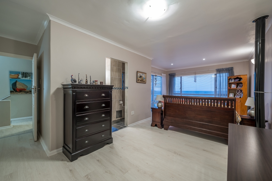 5 Bedroom Property for Sale in Bayview Western Cape